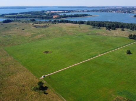 Działka budowlana nad jez. Święcajty