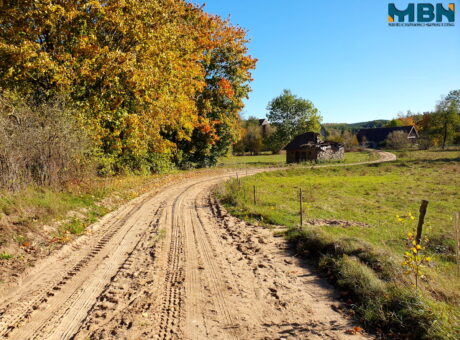 Teren o pow. 6,49 ha pod lasem Jakunówko